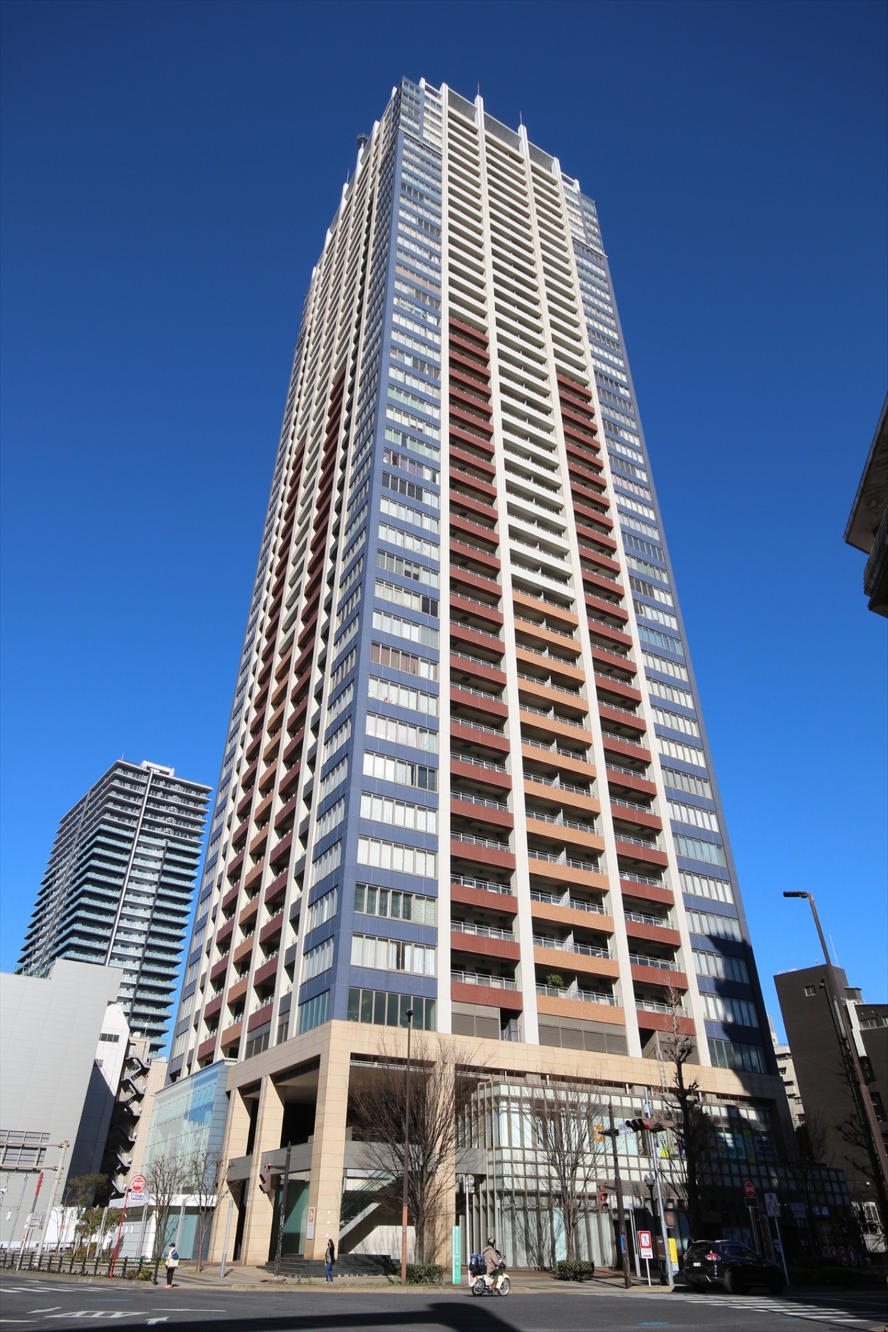 【外観】総戸数436戸の免震タワーマンション。(2024年1月)
