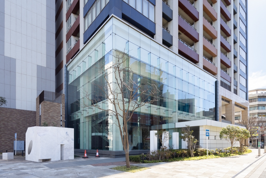 【エントランス】3路線3駅利用可能の好立地。(2024年2月)