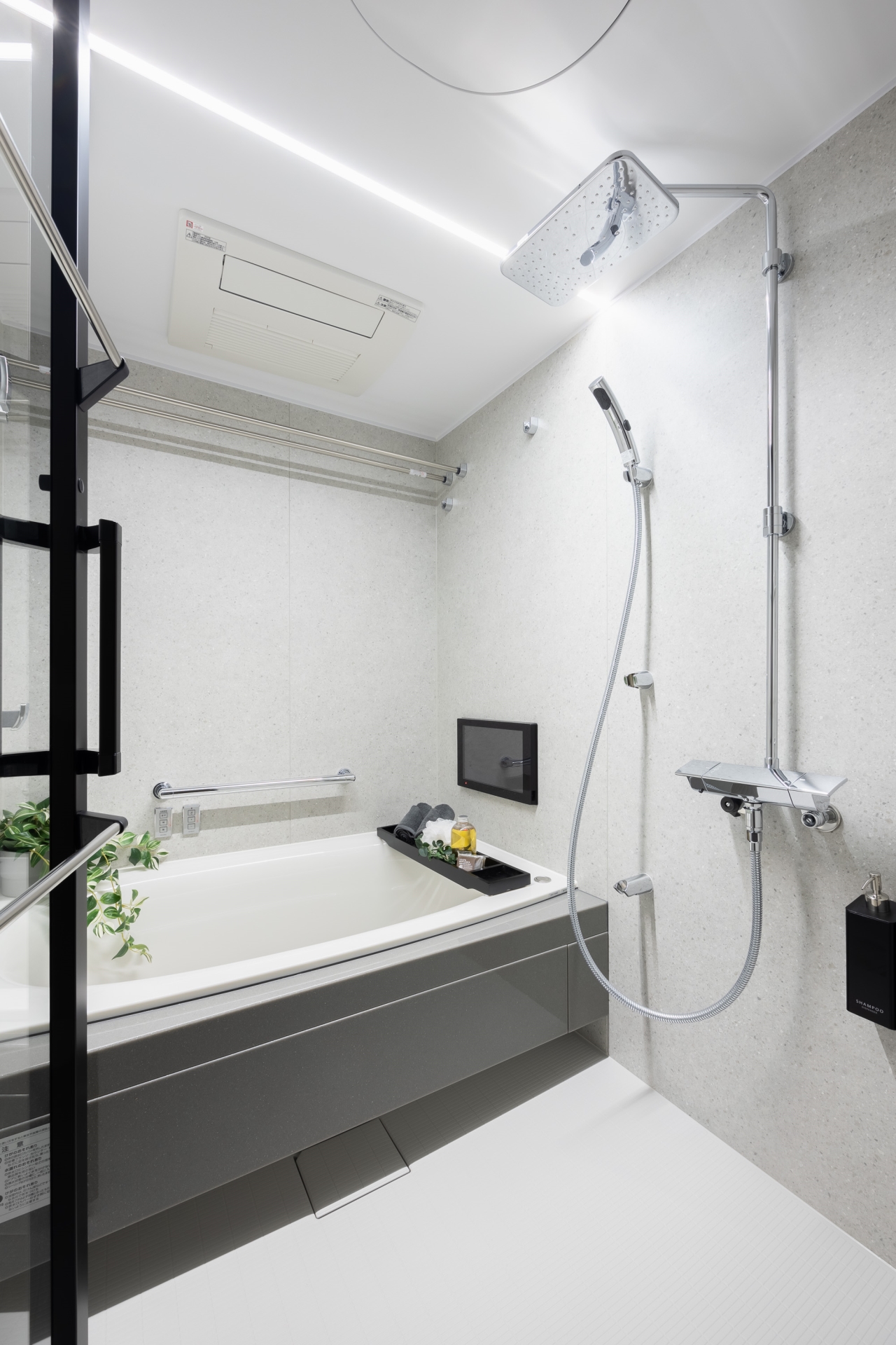 【浴室】Panasonic製最上位Lクラスを採用。Bluetoothバスオーディオ、TV、ミストサウナ付き。(2026年4月)