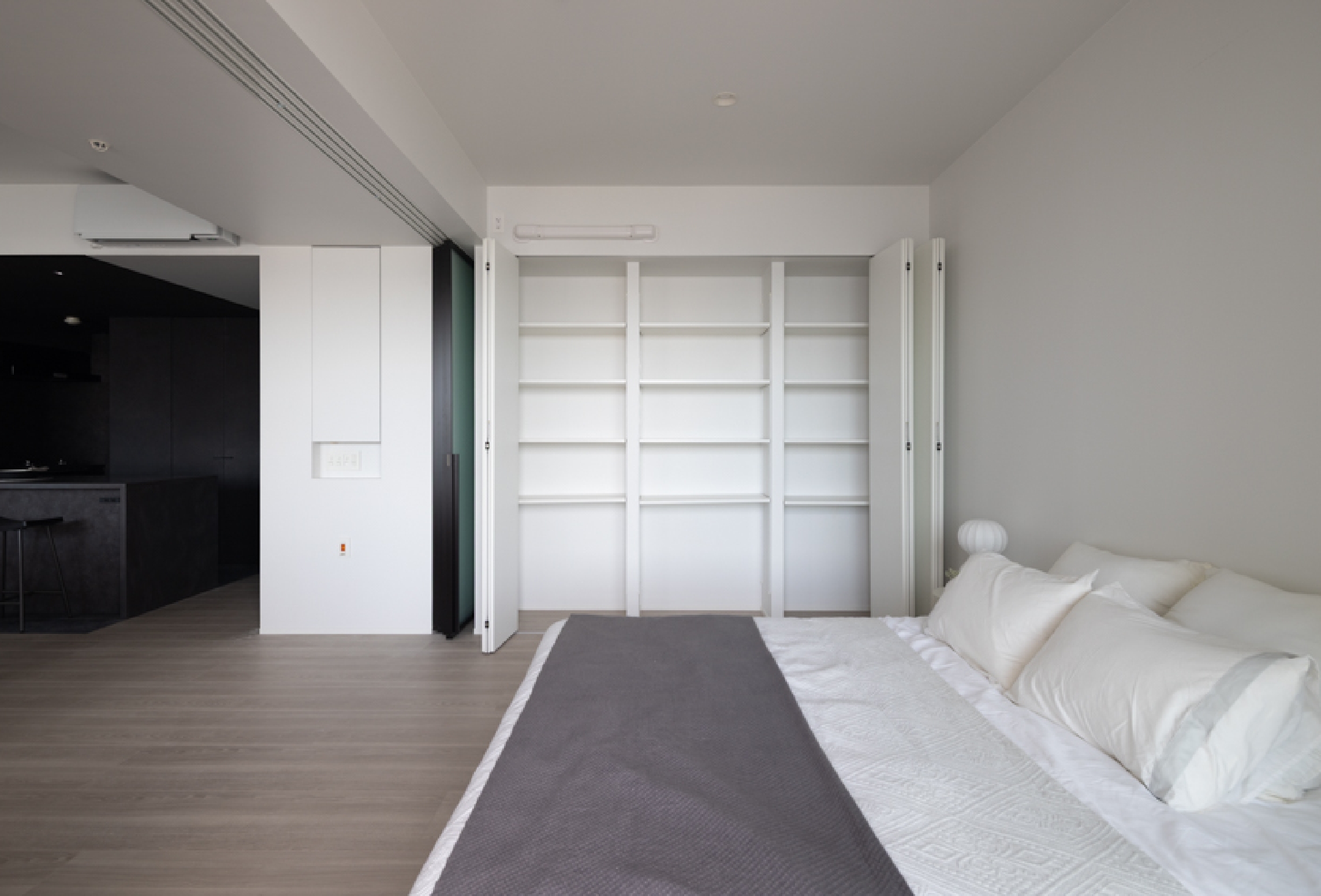 洋室(1)・2025年10月