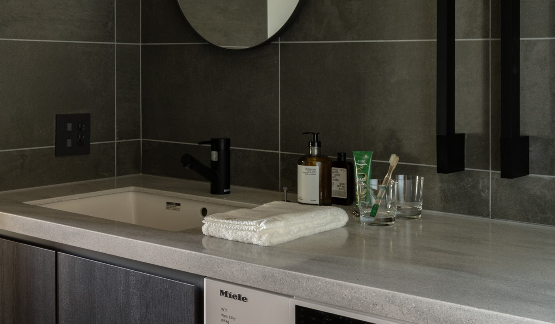 ザ・アッパーレジデンス・アット・南青山の内観