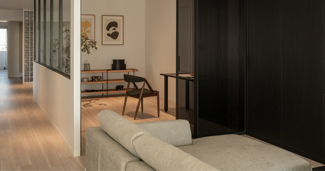 グランクール河原町二条のリビング・ROOM1