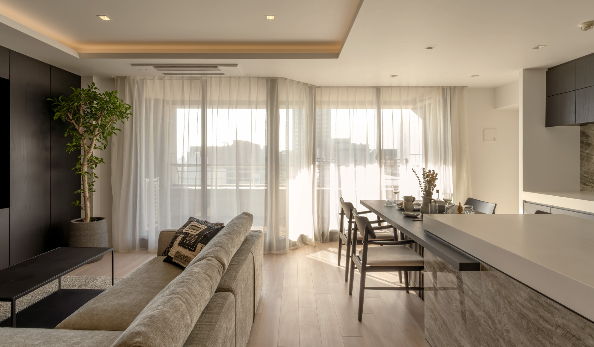 グランクール河原町二条のリビング・ダイニング・キッチン