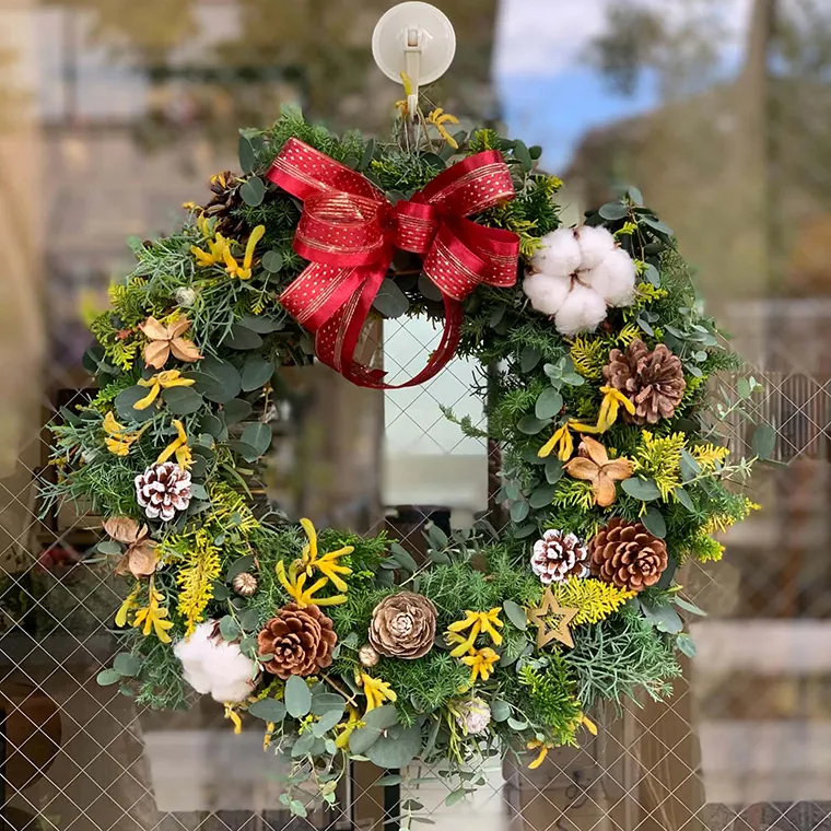 季節をつなぐリース ～クリスマスから迎春へ～