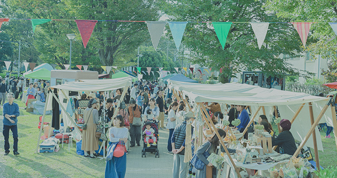 2枚とも「ひばりが丘エリアマネジメント街区内」2024年6月撮影（左）、2024年3月撮影（右）