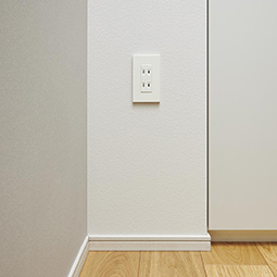 コンセントの高さ 写真