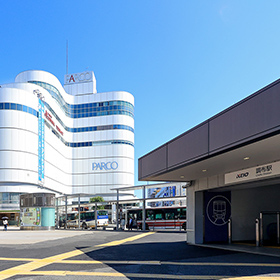 「調布」駅前（徒歩4分/約298ｍ）2024年7月撮影