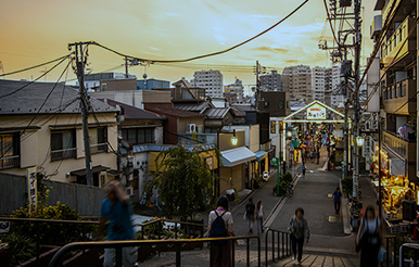 谷中銀座商店街（約2,540m・自転車13分）