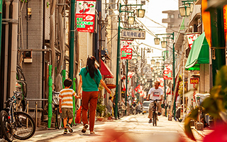 現地周辺の街並み（約1,380m・徒歩18分）