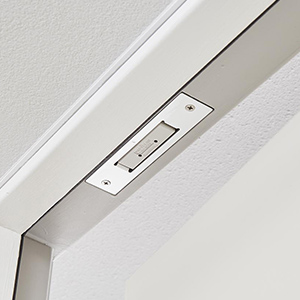 全戸玄関ドア・窓（一部）防犯センサー付