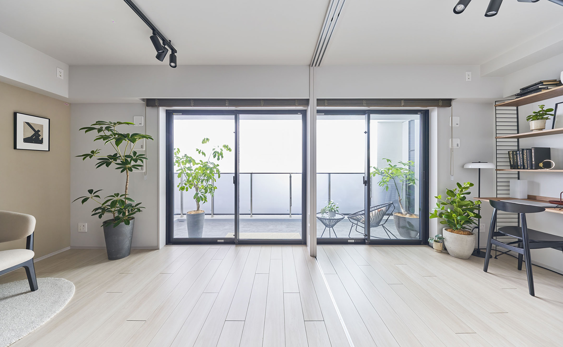 イニシアラウンジ三田／ 3LDK コンセプトルーム リビング・ダイニング、洋室(2)写真（2023年4月撮影）