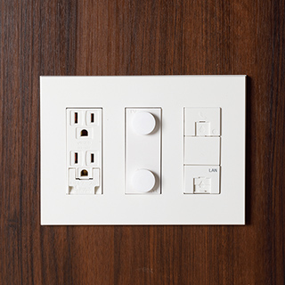 マルチメディアコンセント 参考写真