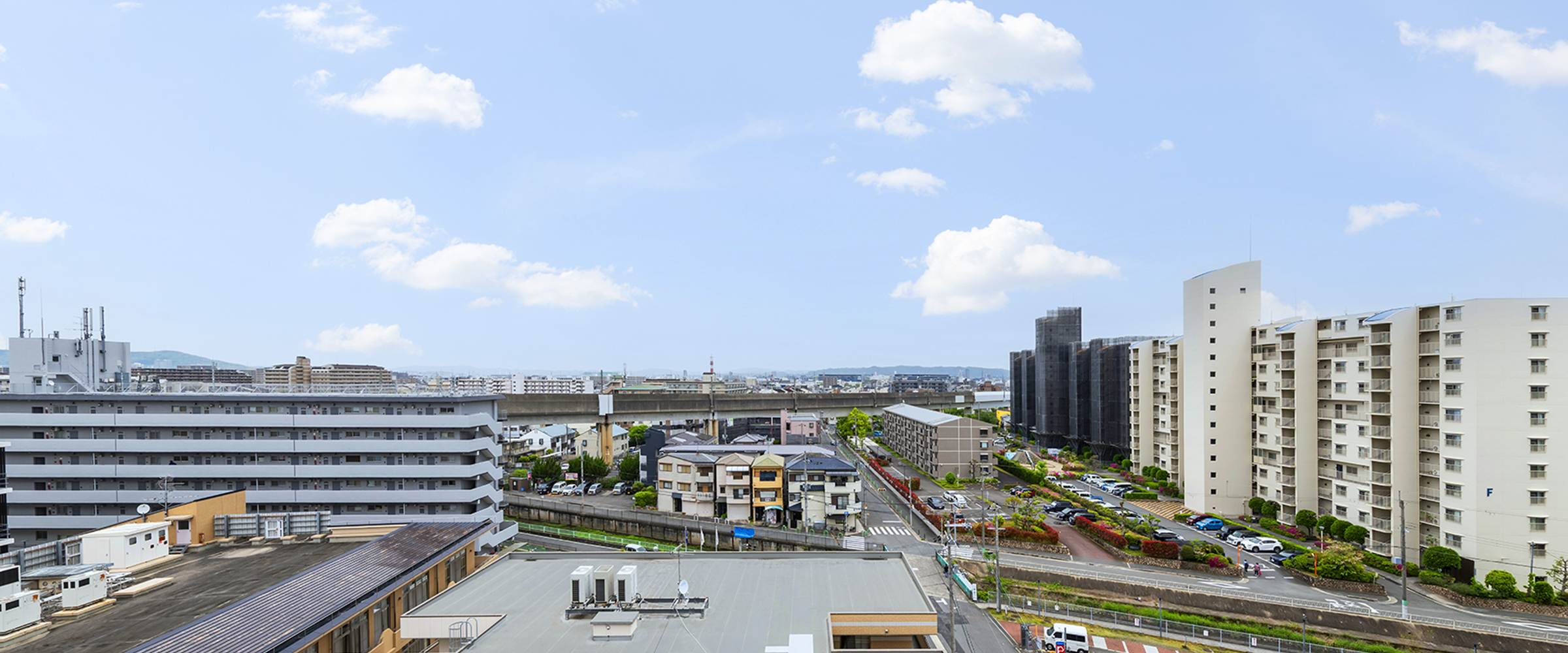 Aタイプ8階(次期以降販売住戸)バルコニーより東方面を2026年4月に撮影したものです。将来にわたっての眺望を確約するものではございません。