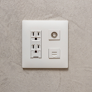 マルチメディアコンセント