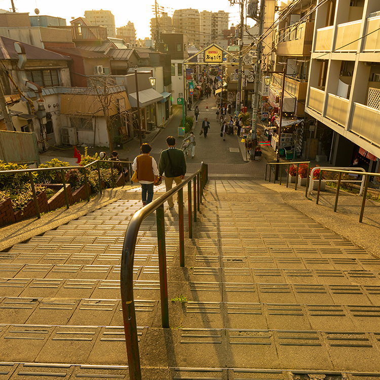 夕やけだんだん （徒歩9分／約690m）