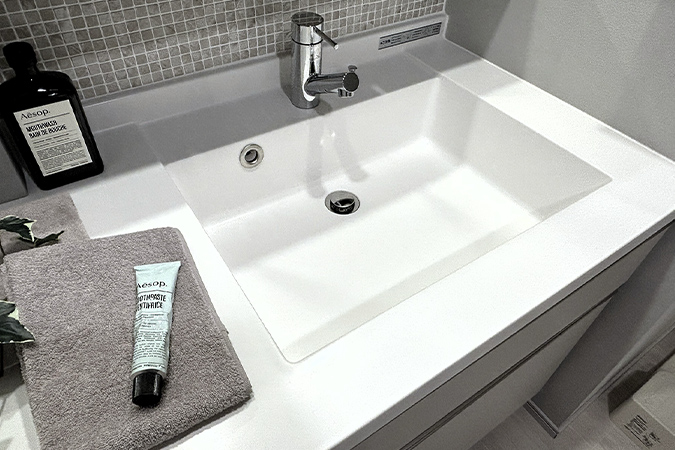 イニシアラウンジ三田／3LDKコンセプトルーム・洗面写真（2025年10月撮影）