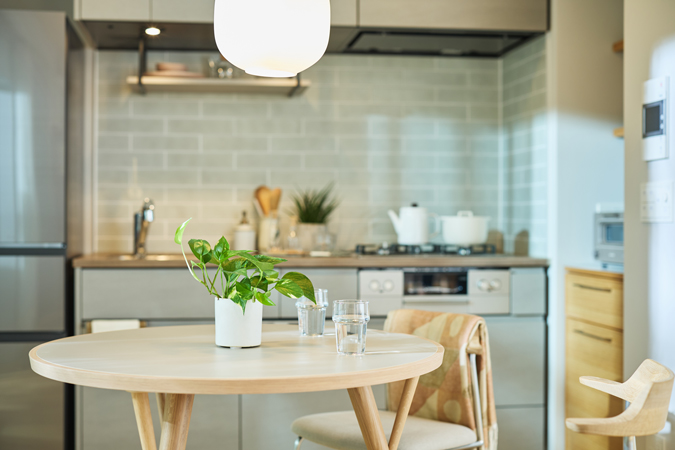 イニシアラウンジ三田／2LDKコンセプトルーム ダイニング写真（2025年6月撮影）