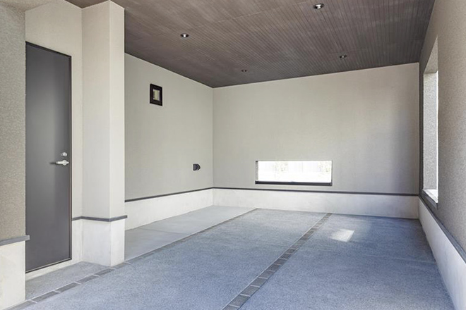 カーポート（2024年11月撮影）