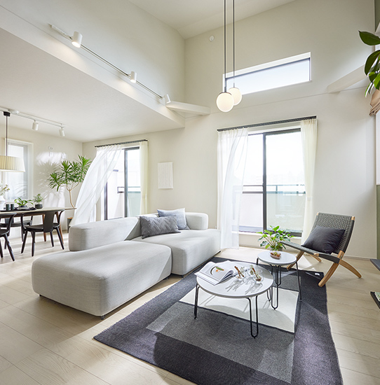 イニシアフォーラム井の頭恩賜公園／リビング・ダイニング・キッチン（分譲済・2025年3月撮影）