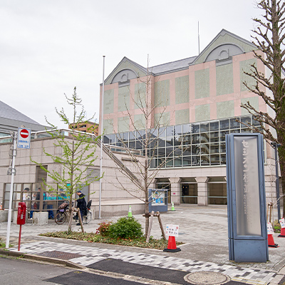 セシオン杉並［杉並区立社会教育センター及び高円寺地域区民センター複合施設］（約1,150m〜1,160m／徒歩15分）