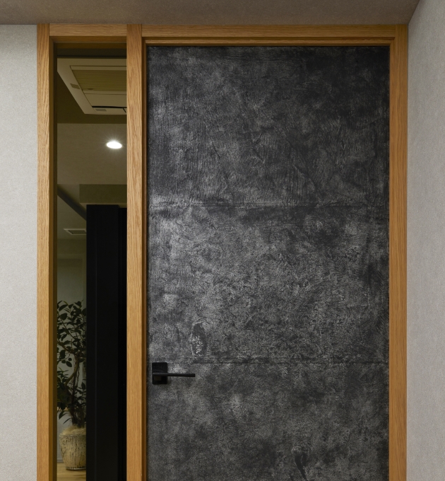 Cタイプモデルルーム：リビング・ダイニング扉（2024年10月撮影）