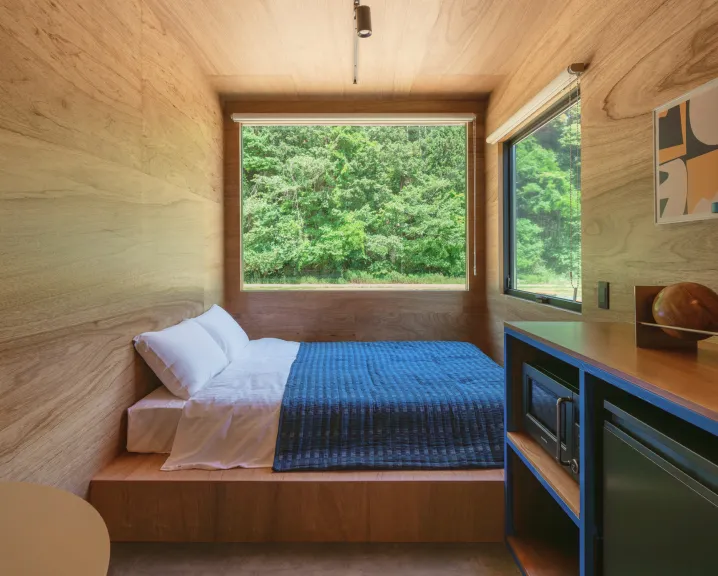 CABIN R