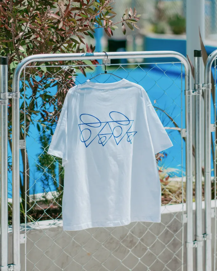 ロゴTシャツ